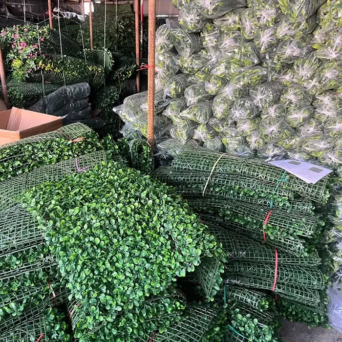لوحات جدار خضراء اصطناعية